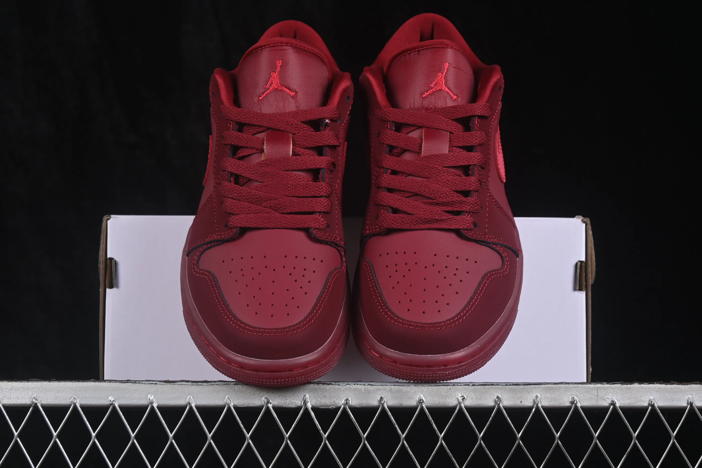All categories Air Jordan Jordan series basketball shoes Air Jordan 1 Low G version pure original Air Jordan 1 Low AJ1 Joe 1 raw rubber wine red low-top retro culture basketball shoes IB7012-600